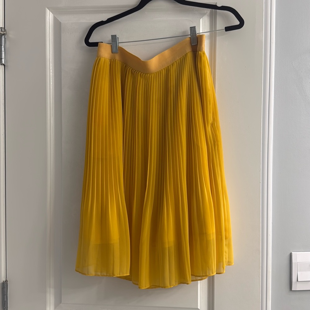 A New Day pleaded skirt with slip underneath size medium